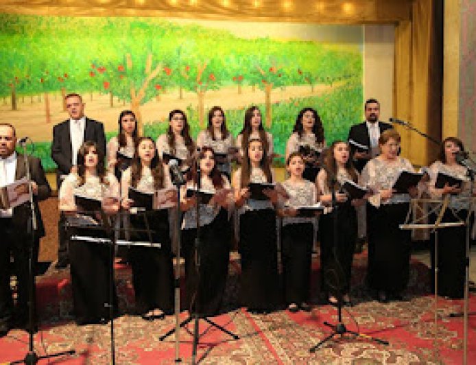 نيافة المطران افاك اسادويان رئيس طائفة الارمن.. يرعى أحتفالية لفرقة سايات نوفا